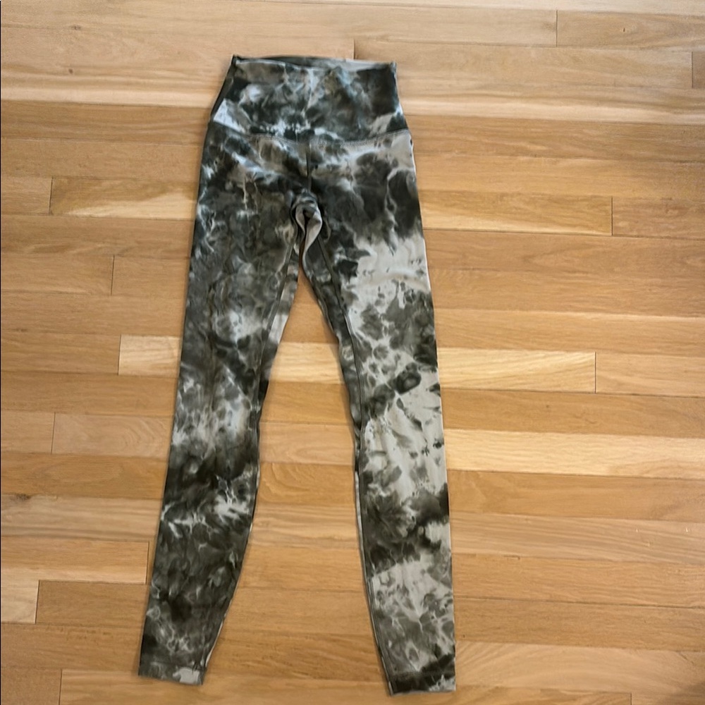 Trendy Lululemon green Diamond Dye Leggings
